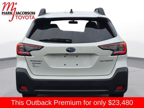 Used 2023 Subaru Outback Premium image 11
