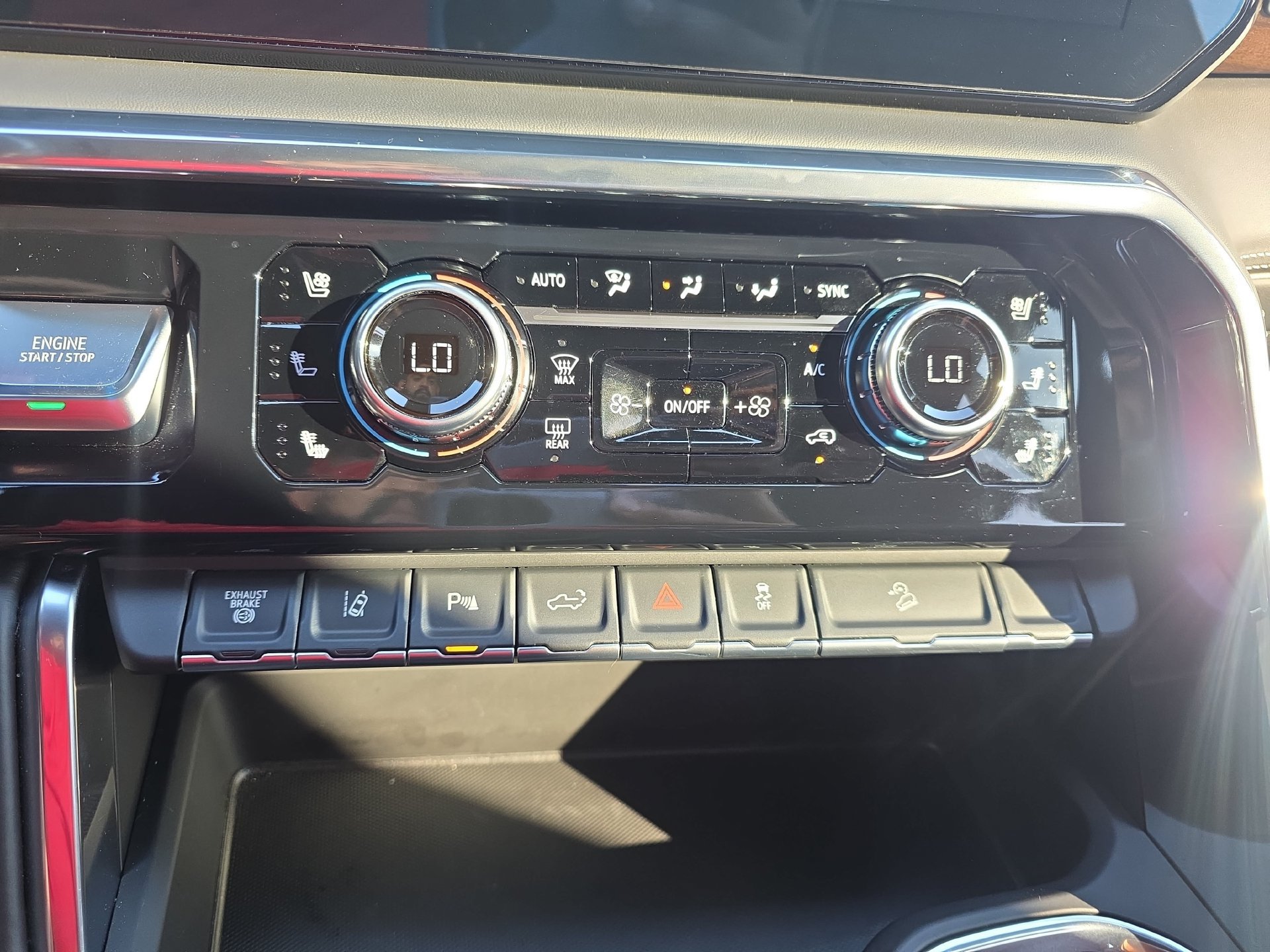 Used 2025 GMC Sierra 2500 Denali Ultimate AWD/4WD image 23