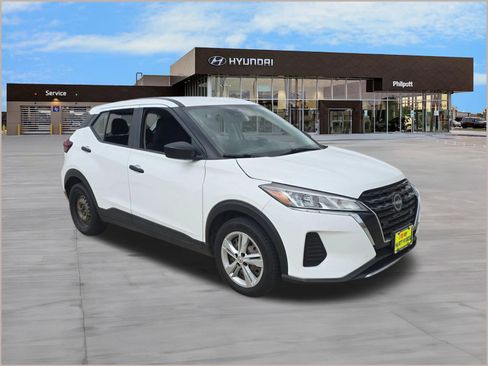 Used 2024 Nissan Kicks SV image 7