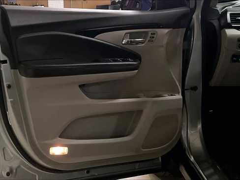 Used 2019 Honda Pilot Touring image 20