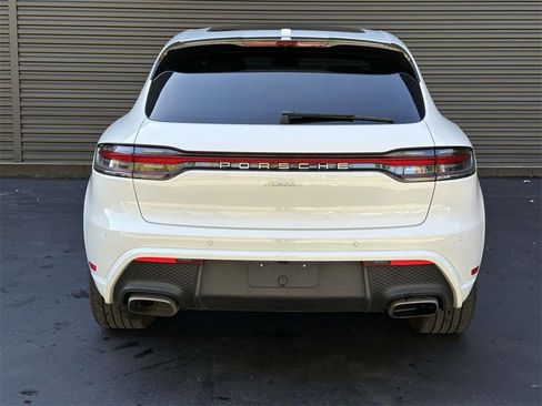 Used 2025 Porsche Macan image 32