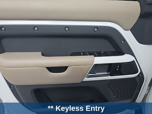 Used 2021 Land Rover Defender 110 X-Dynamic HSE image 16