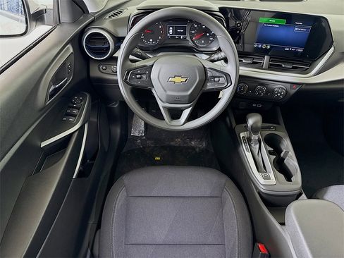 New 2026 Chevrolet Trax LS w/ LS Convenience Package image 15