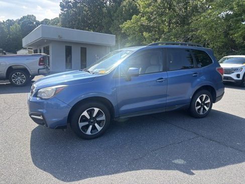 Used 2017 Subaru Forester 2.5i Premium AWD/4WD image 3