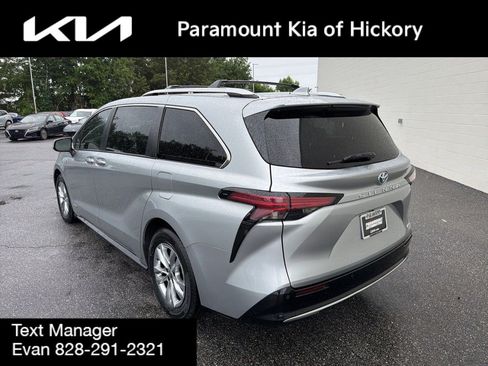 Used 2021 Toyota Sienna Limited FWD image 8