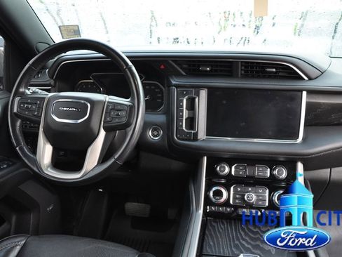 Used 2021 GMC Yukon Denali w/ Denali Ultimate Package AWD/4WD image 19