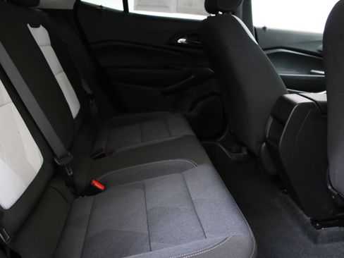 Used 2024 Chevrolet Trax LS image 31