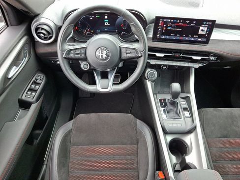 Used 2024 Alfa Romeo Tonale Veloce image 22