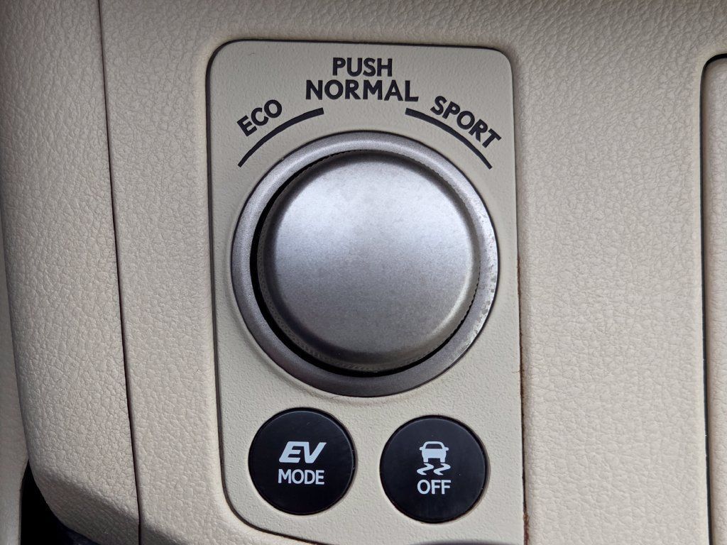 Used 2013 Lexus ES 300h w/ Luxury Pkg FWD image 11