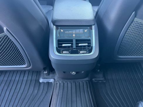 Used 2019 Volvo XC90 T6 Momentum w/ Protection Package image 17