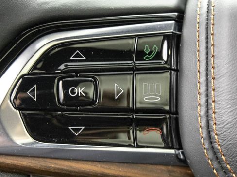 Used 2023 Jeep Grand Cherokee Summit w/ Luxury Tech Group V image 19