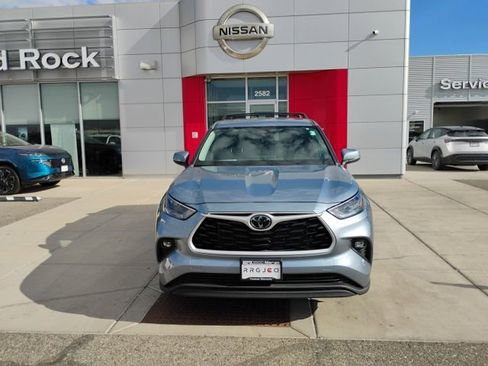 Used 2022 Toyota Highlander LE image 2