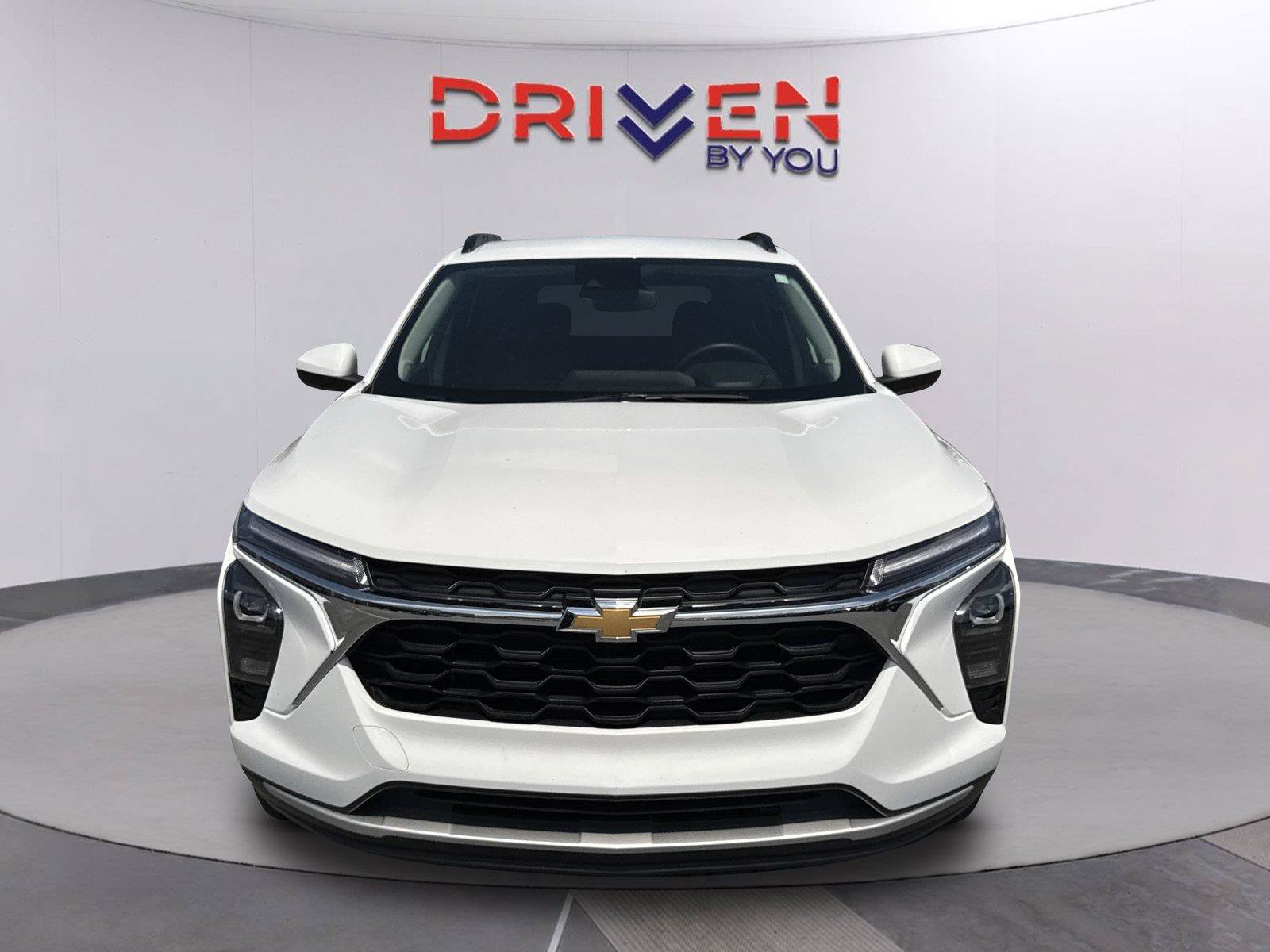 Used 2025 Chevrolet Trax LT w/ LT Convenience Package FWD image 9