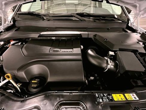 Certified 2025 Land Rover Discovery Sport S image 9