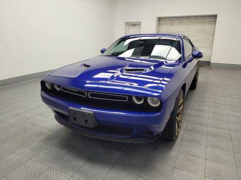 Used 2019 Dodge Challenger SXT RWD image 15