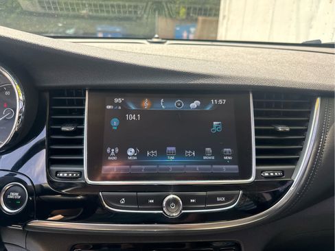 Used 2021 Buick Encore Preferred w/ Safety Package II FWD image 27