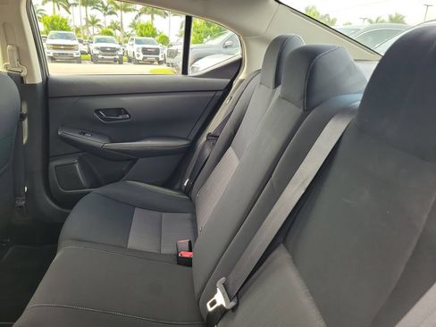 Used 2024 Nissan Sentra SV FWD image 11