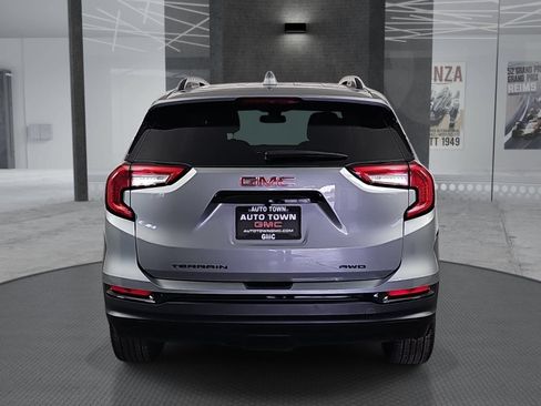 Used 2024 GMC Terrain SLE w/ Driver Convenience Package AWD/4WD image 6