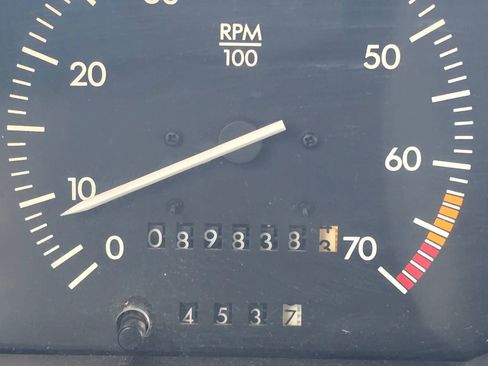 Used 1993 Cadillac Allante FWD image 17