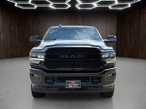 Used 2020 RAM 2500 Limited w/ Black Appearance Package AWD/4WD image 3