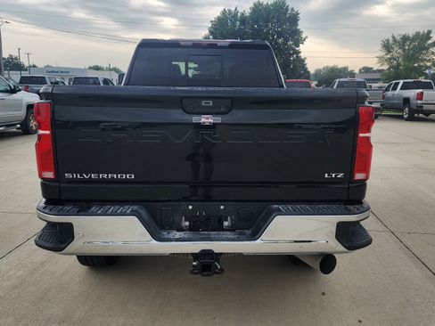 Used 2026 Chevrolet Silverado 3500 LTZ w/ LTZ Convenience Package AWD/4WD image 5