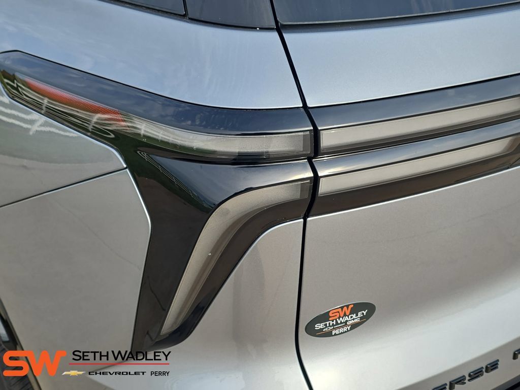 New 2026 Chevrolet Traverse RS w/ LPO, Floor Liner Package AWD/4WD image 34