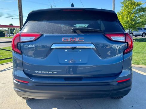 Used 2024 GMC Terrain SLE FWD image 6