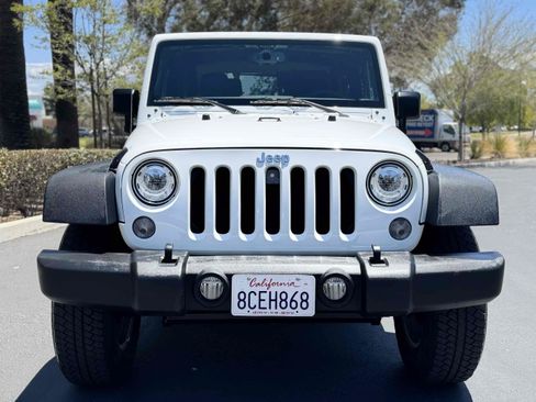 Used 2018 Jeep Wrangler Rubicon w/ Power Convenience Group AWD/4WD image 13