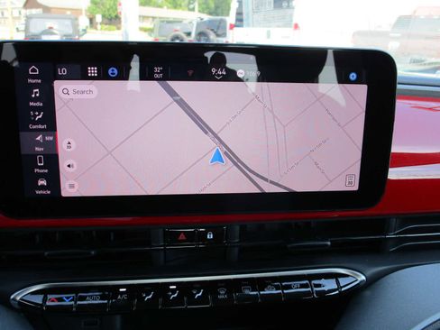 New 2024 FIAT 500 e (RED) image 31