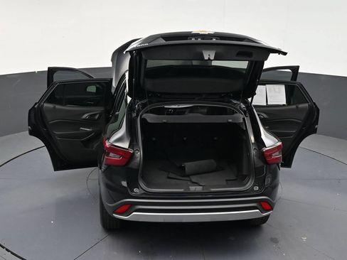 Used 2024 Chevrolet Trax LT FWD image 32