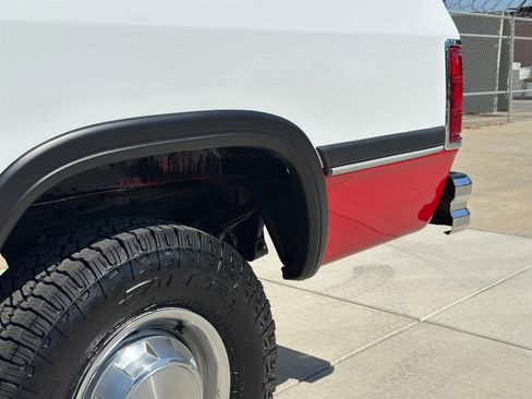 Used 1991 Dodge D/W Truck 250 image 18
