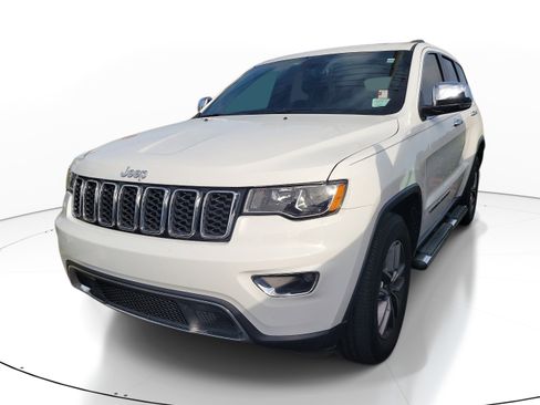 Used 2020 Jeep Grand Cherokee Limited RWD image 3
