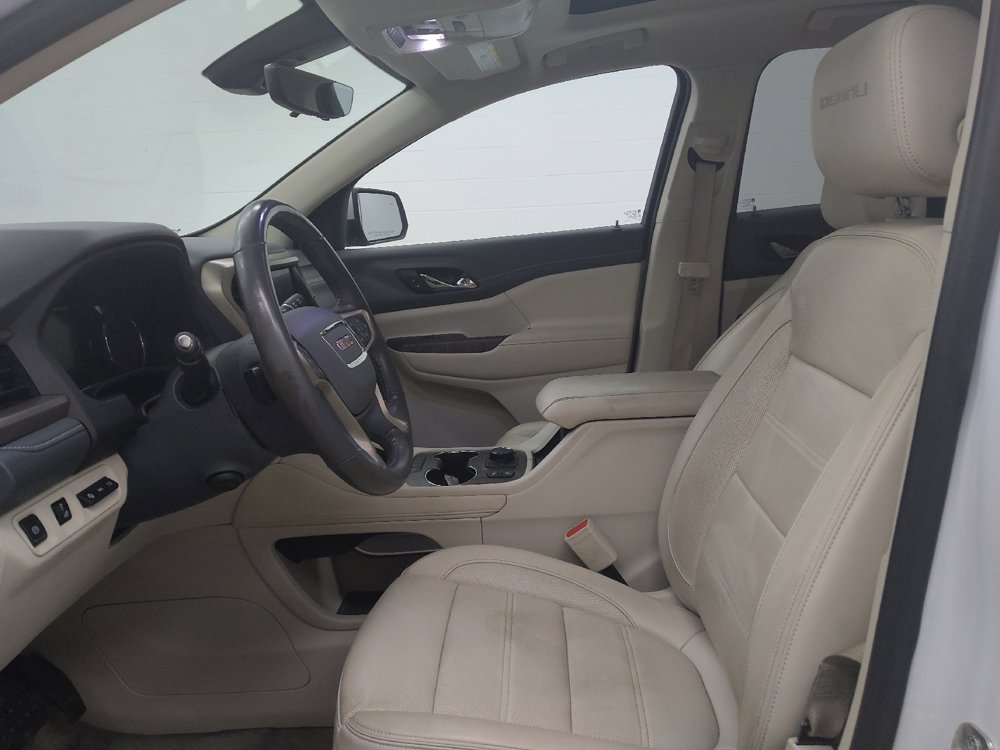 Used 2020 GMC Acadia Denali w/ Technology Package FWD image 17