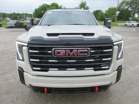 New 2026 GMC Sierra 2500 AT4 w/ AT4 Premium Plus Package AWD/4WD image 12