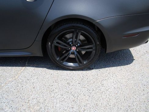 Used 2016 Jaguar XJ R RWD image 26