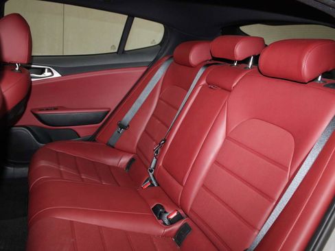 Used 2020 Kia Stinger GT2 image 15