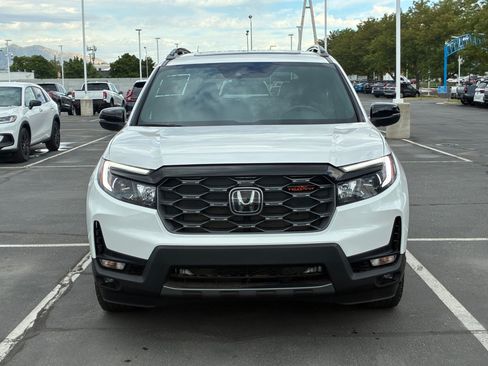 Used 2023 Honda Passport TrailSport image 11