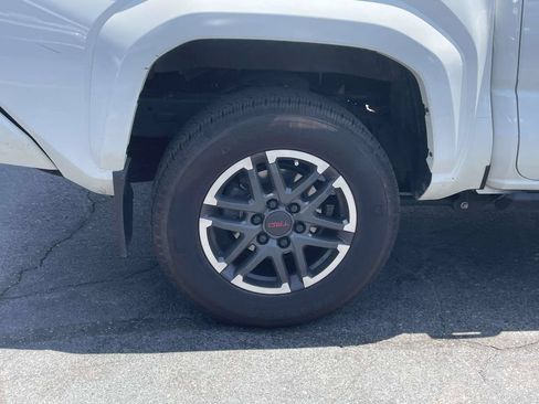 Used 2024 Toyota Tacoma TRD Sport w/ TRD Sport Premium Package AWD/4WD image 9