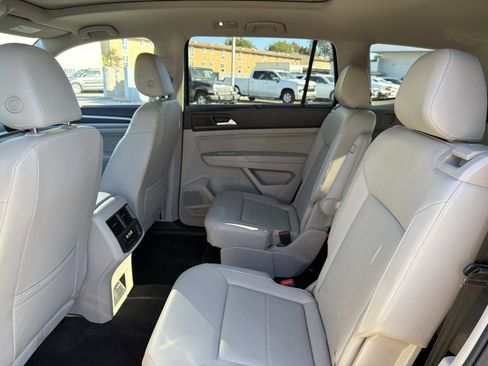 Used 2022 Volkswagen Atlas SE w/ Panoramic Sunroof Package image 24