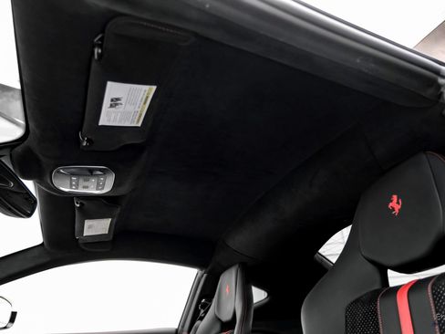 Used 2019 Ferrari 812 Superfast RWD image 45