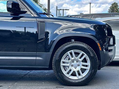 Used 2025 Land Rover Defender 110 S image 36