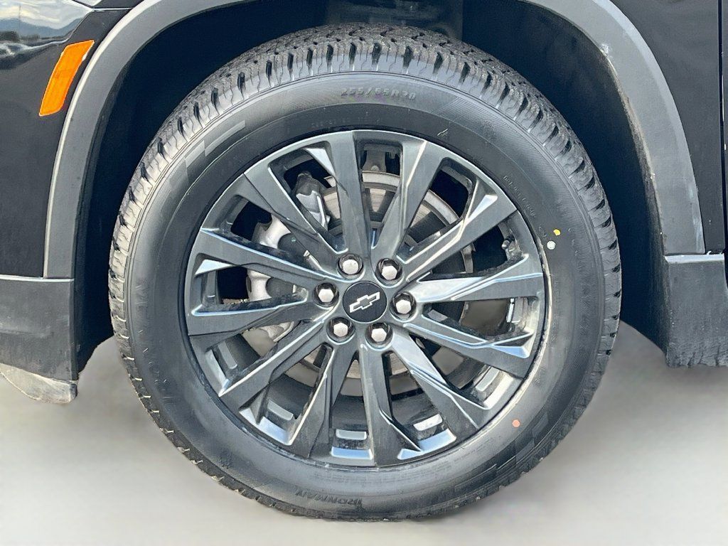 Used 2023 Chevrolet Traverse RS AWD/4WD image 35
