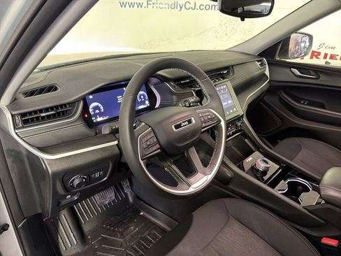 Used 2023 Jeep Grand Cherokee L Laredo w/ Luxury Tech Group I image 31