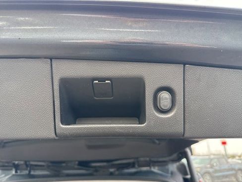 Used 2020 Cadillac Escalade ESV Premium Luxury w/ LPO, Radiant Package image 15