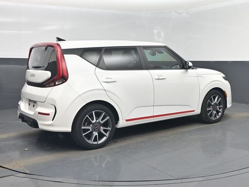 Used 2022 Kia Soul Turbo image 3