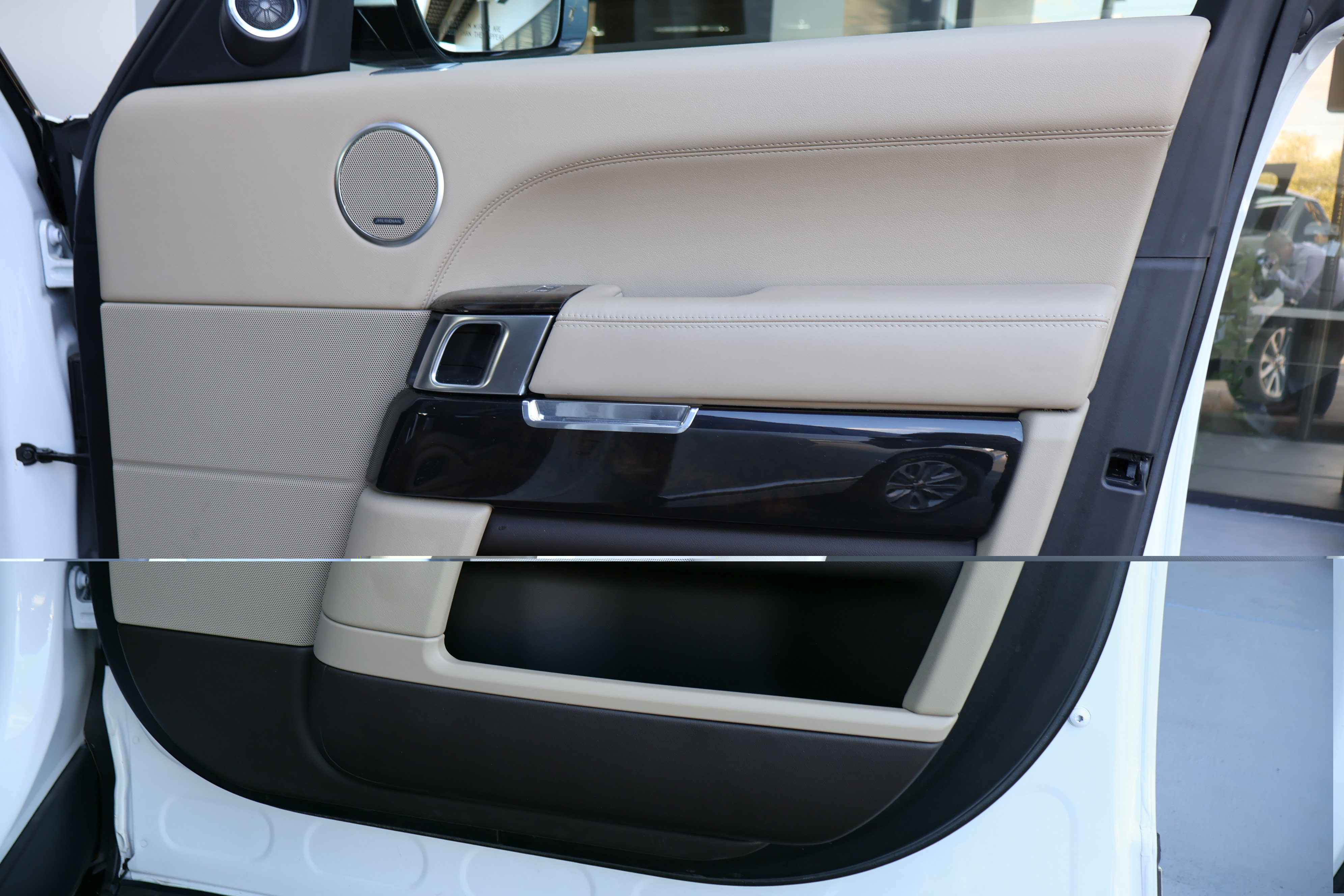 Used 2013 Land Rover Range Rover HSE AWD/4WD image 30