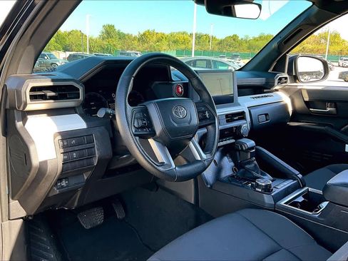Used 2024 Toyota Tacoma TRD Off-Road image 16
