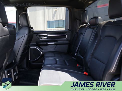 Used 2024 RAM 1500 Laramie AWD/4WD image 17