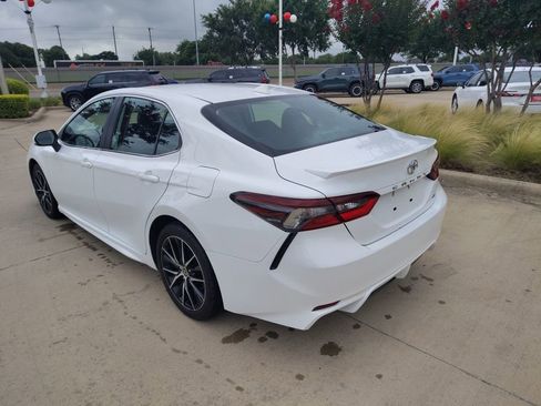 Used 2024 Toyota Camry SE FWD image 7