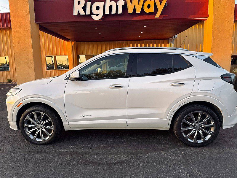 Used 2024 Buick Encore GX Avenir w/ Avenir Technology Package AWD/4WD image 2